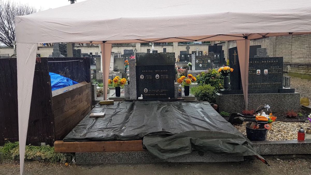 V rodišti kněze Václava Drboly, kterého zavraždili komunisté, vyzvedli jeho ostatky